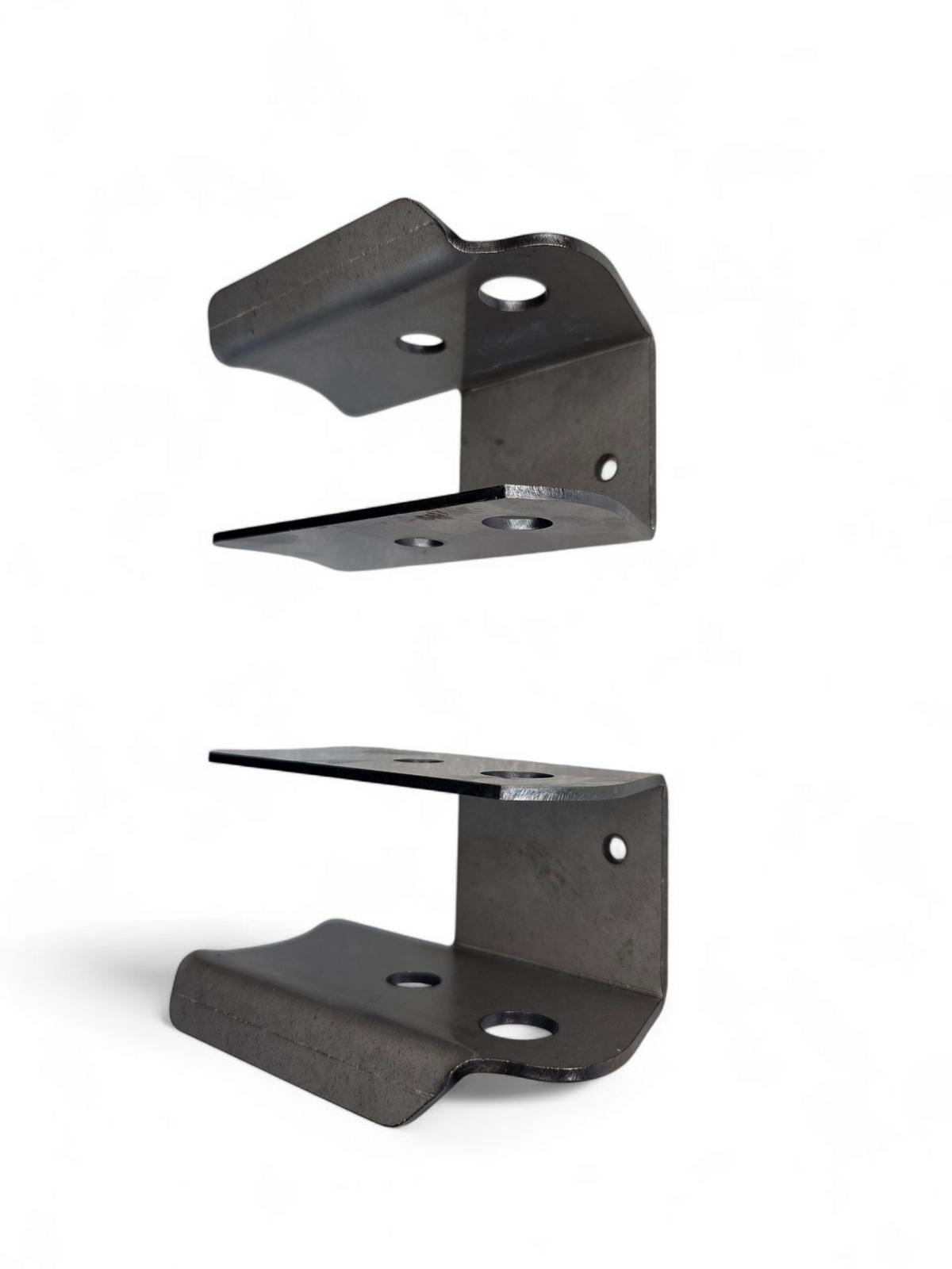 Weld-in fitment of Can-Am Maverick R trailing arm pivot gusset at the chassis frame interface