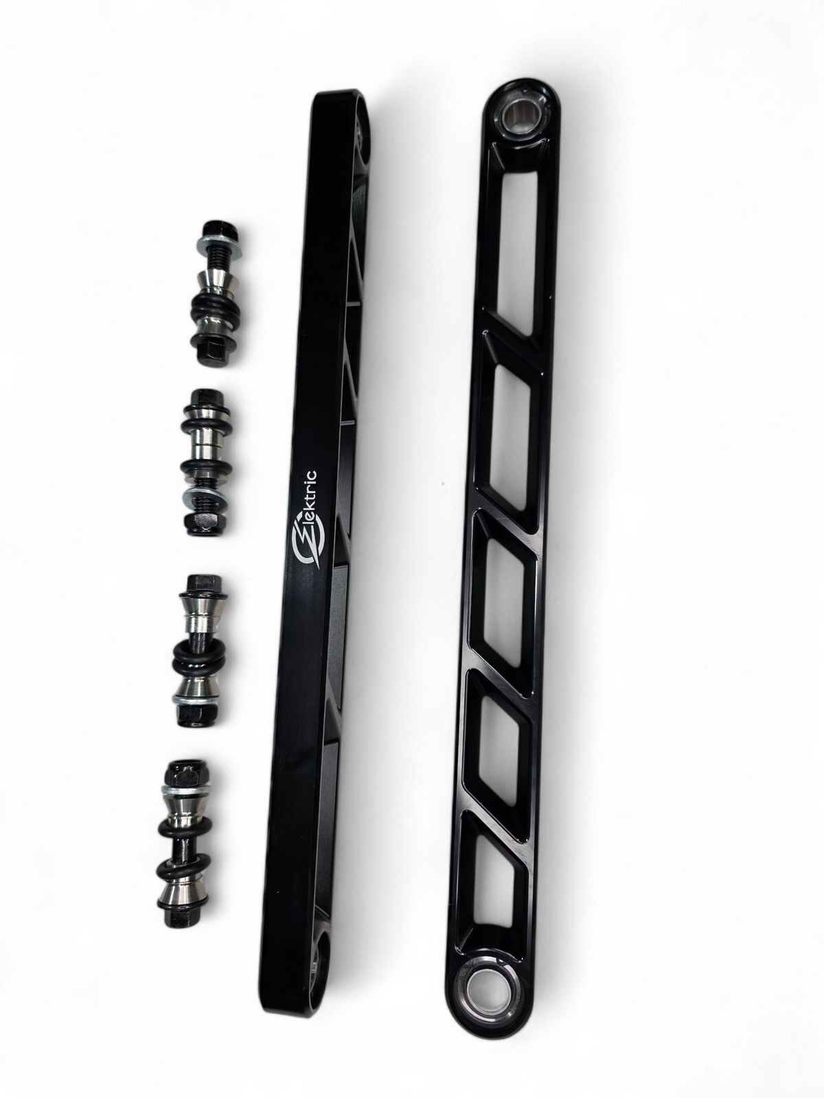 Hard anodized black finish detail on Can-Am Maverick R rear sway bar links
