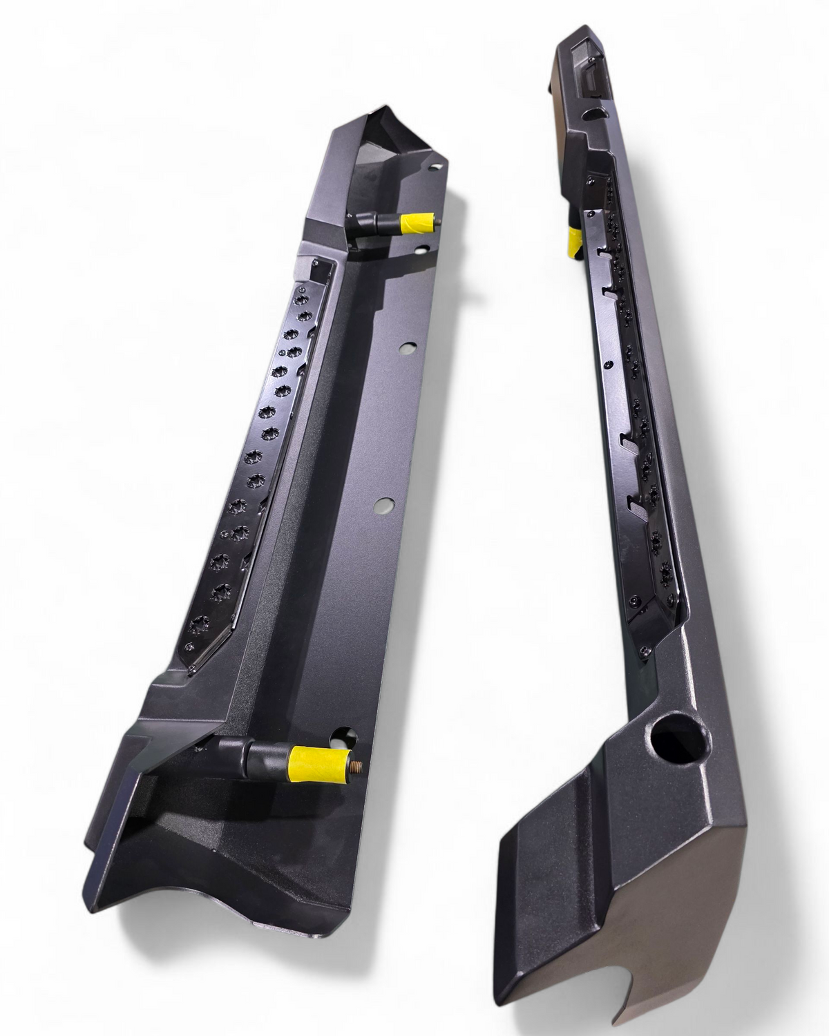 Body-line contour fit of the rock sliders on Polaris Ranger XD 1500