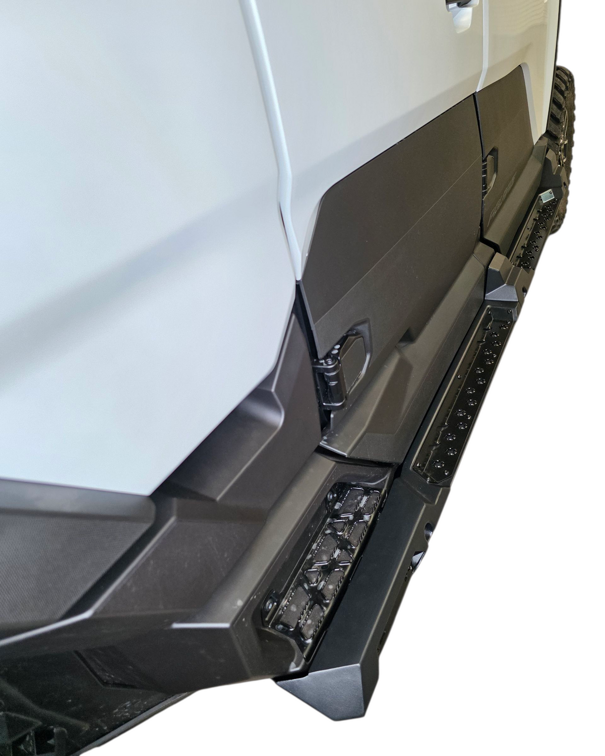 Hammer black powder coat and satin panel finish on Polaris Ranger XD 1500 rock sliders