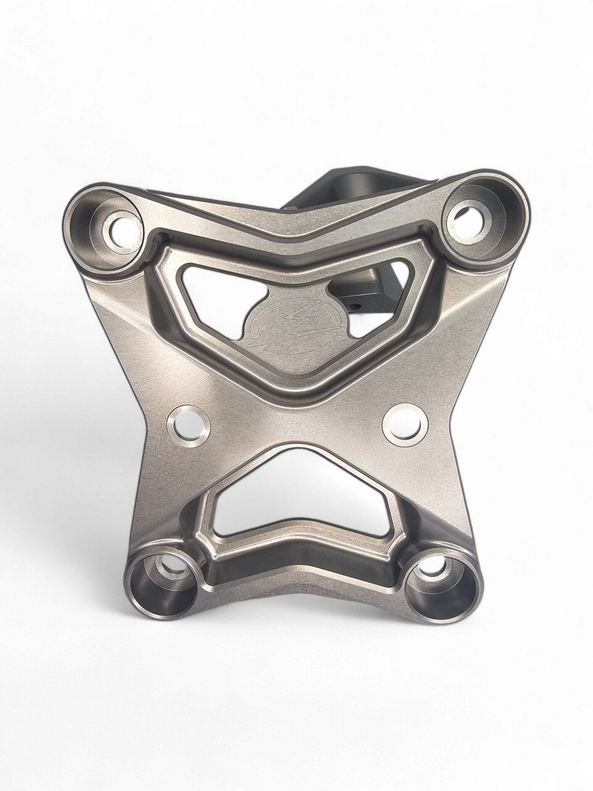 Gun metal anodized finish detail on Can-Am Maverick X3 6061 billet aluminum radius rod plate