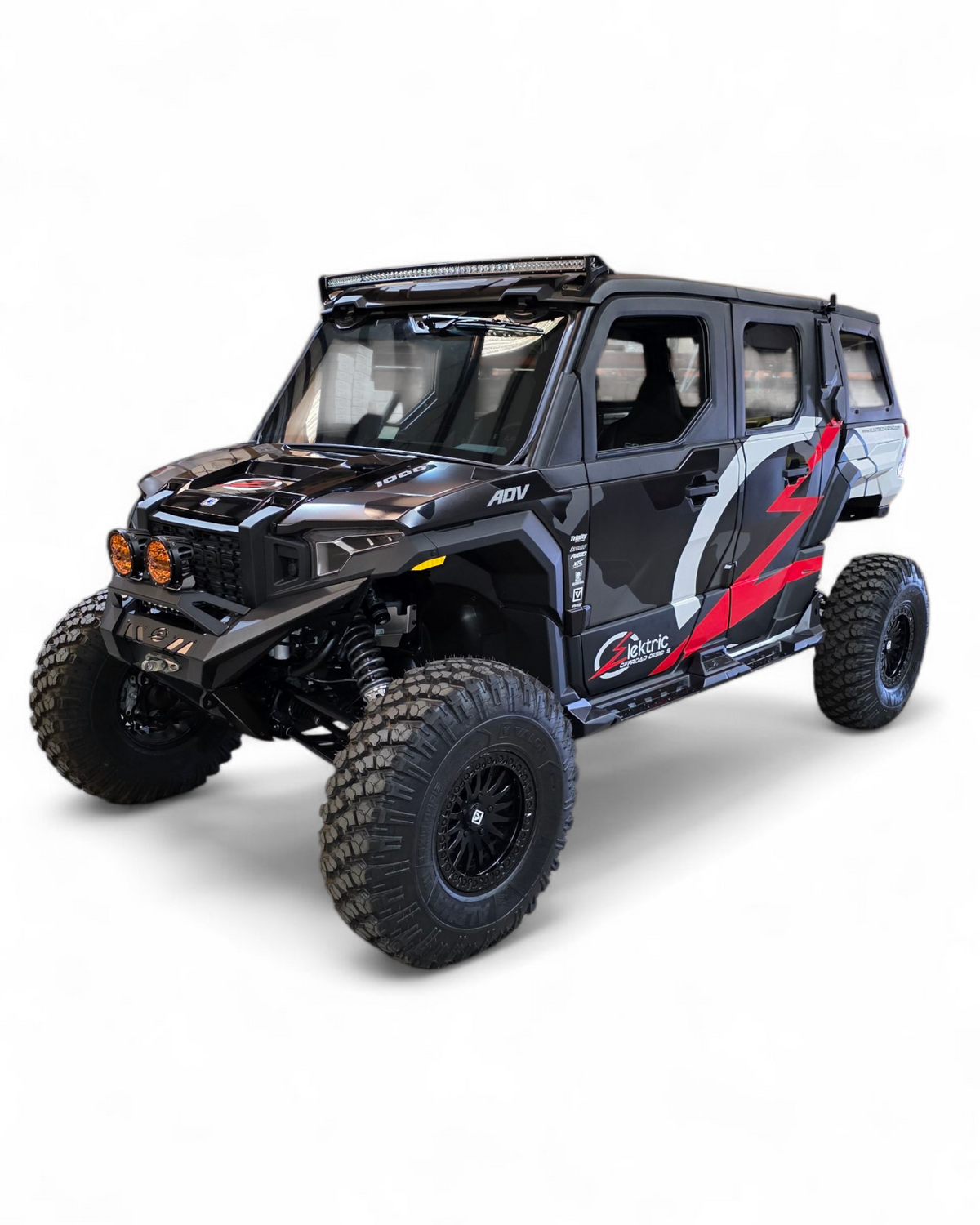 Universal light mount configuration on Polaris Xpedition HDX Front Winch Bumper for cube lights or light bars