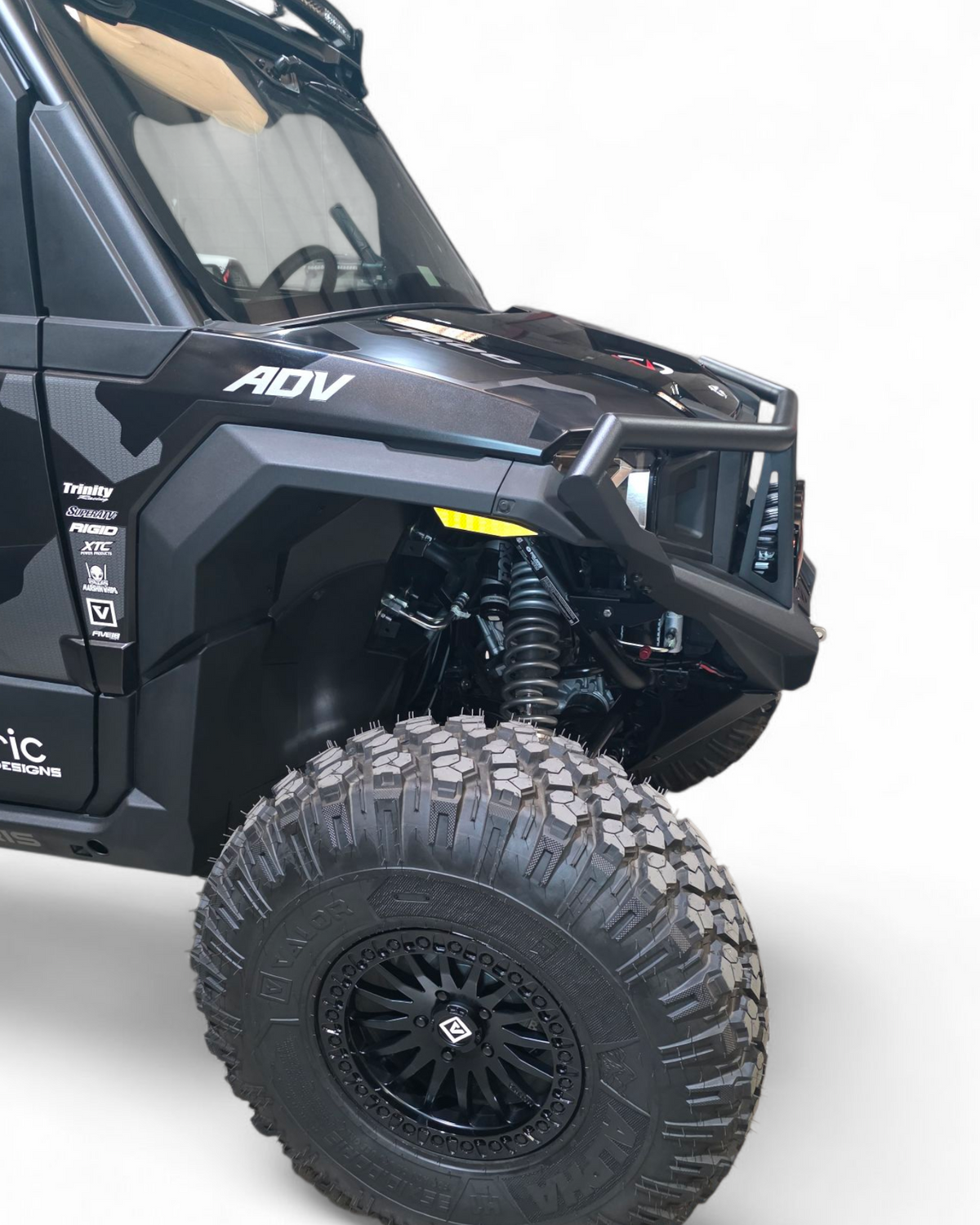 Universal light mount configuration on Polaris Xpedition HDX brush guard for high-mounted lights