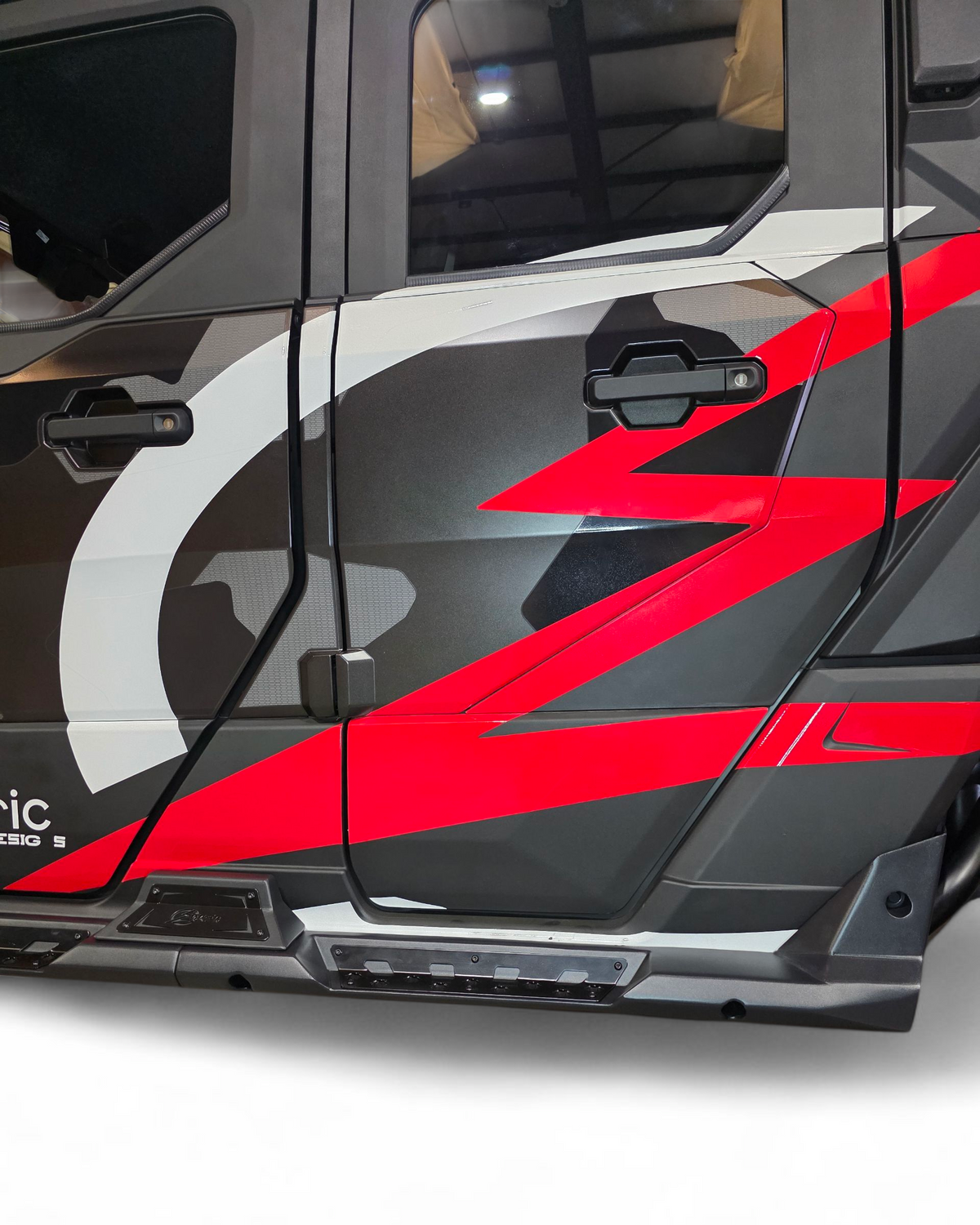 3-piece steel construction detail on Polaris Xpedition Volt rock steps